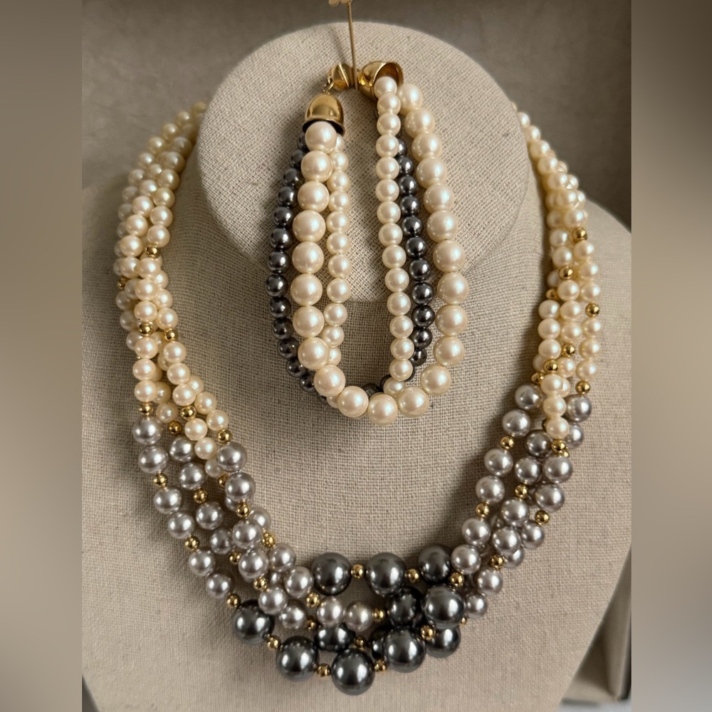 VTG Monet Cream and Silver Pearl Necklace Set